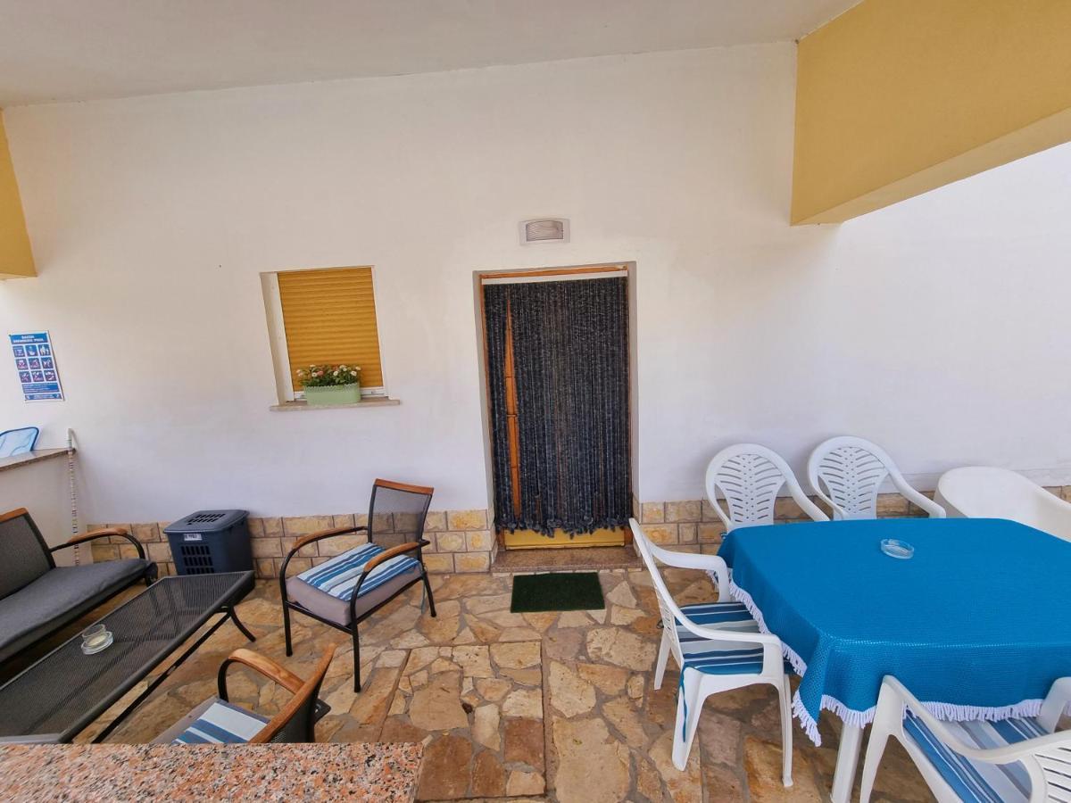 Ara-Zarok Villa Baska  Exterior photo